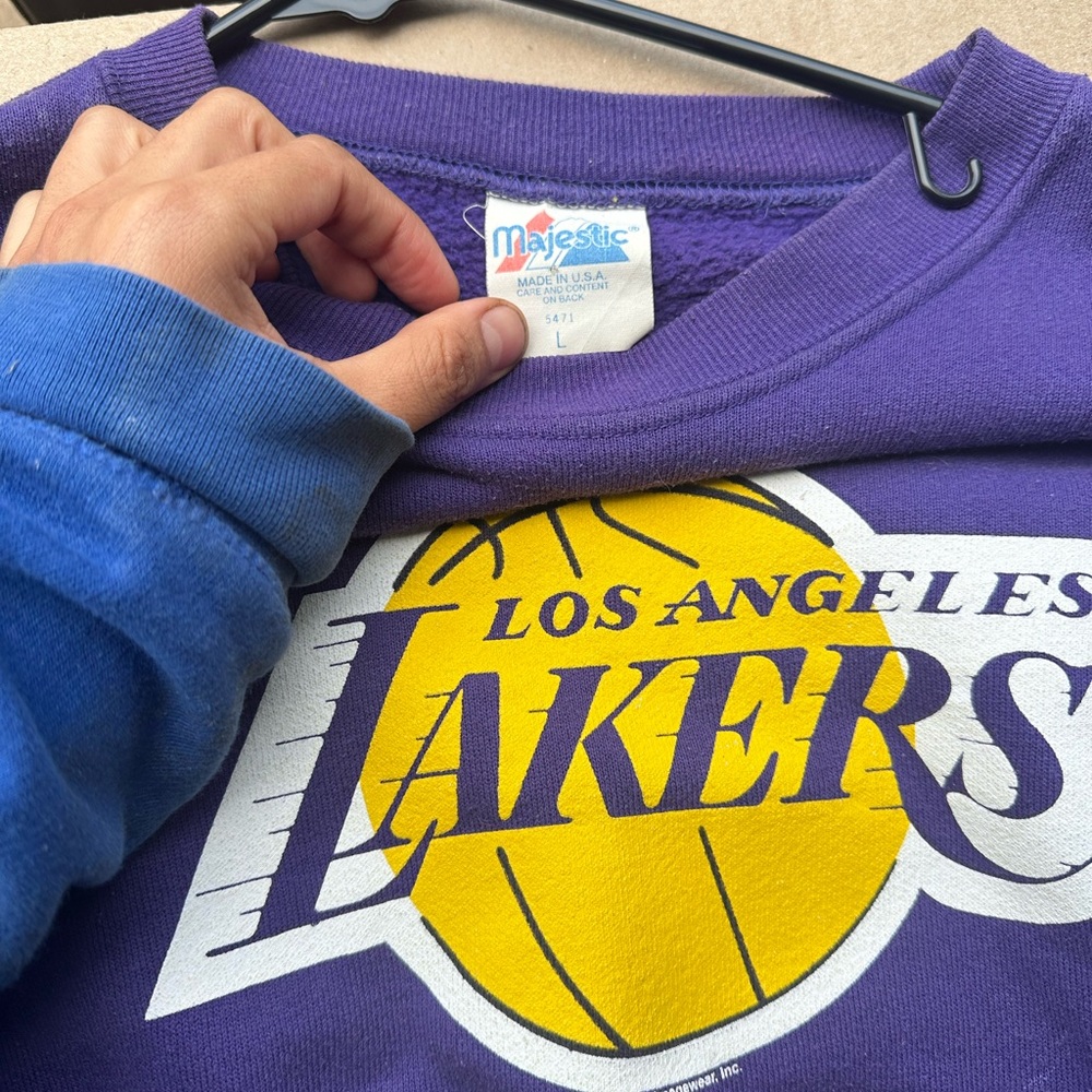 Vintage Majestic Los Angeles Lakers Purple Sweatshirt